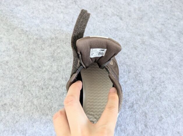 ニューバランス313は履き口がガバっと開く
