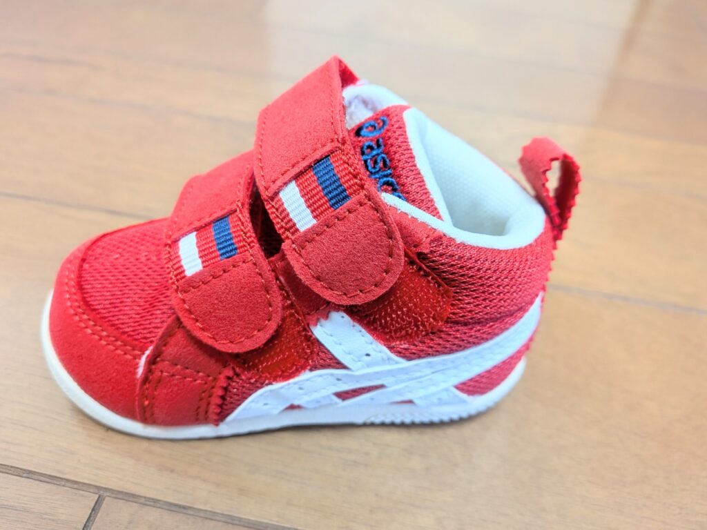 アシックススクスクアミュレファーストMS